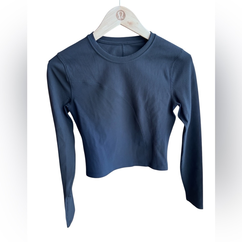 Lululemon Cropped long sleeve top size 6
